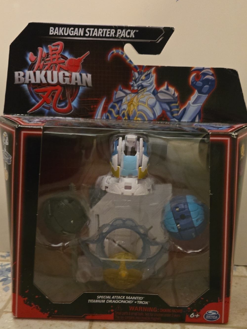 Bakugan Starter Pack - White & Blue Starter Toy